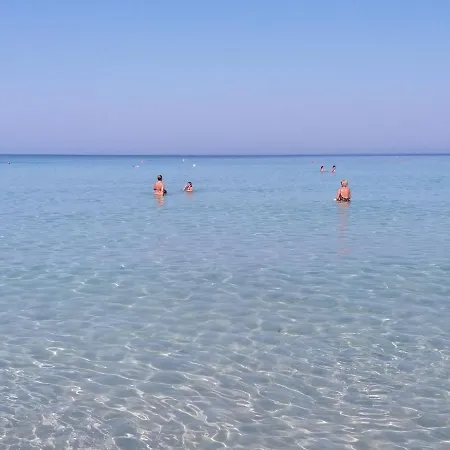 Villetta A 100 Metri Dal Mare, Immersa Nel *