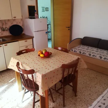 Villetta A 100 Metri Dal Mare, Immersa Nel Σπίτι διακοπών