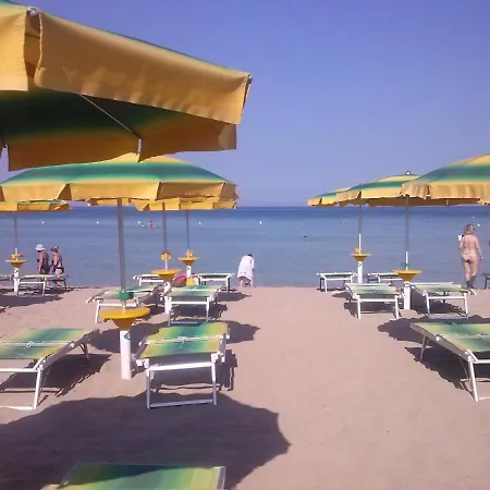 Villetta A 100 Metri Dal Mare, Immersa Nel Gallipoli
