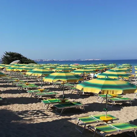 Σπίτι διακοπών Villetta A 100 Metri Dal Mare, Immersa Nel